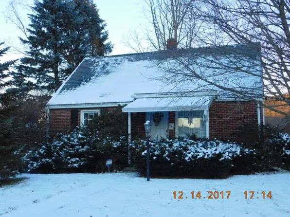 313 Clayton Ave, Vestal, NY 13850