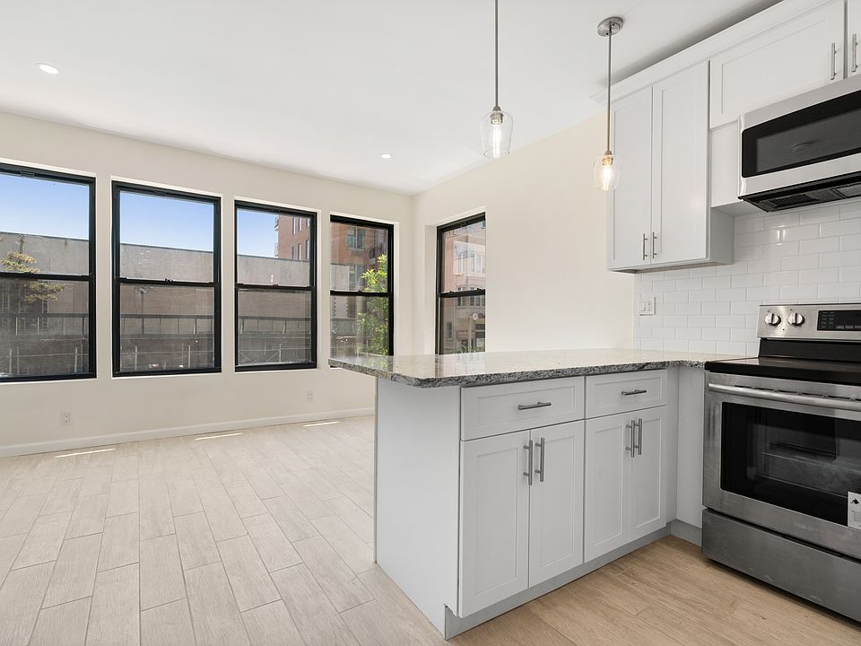 1st image of 124 W End Ave #2