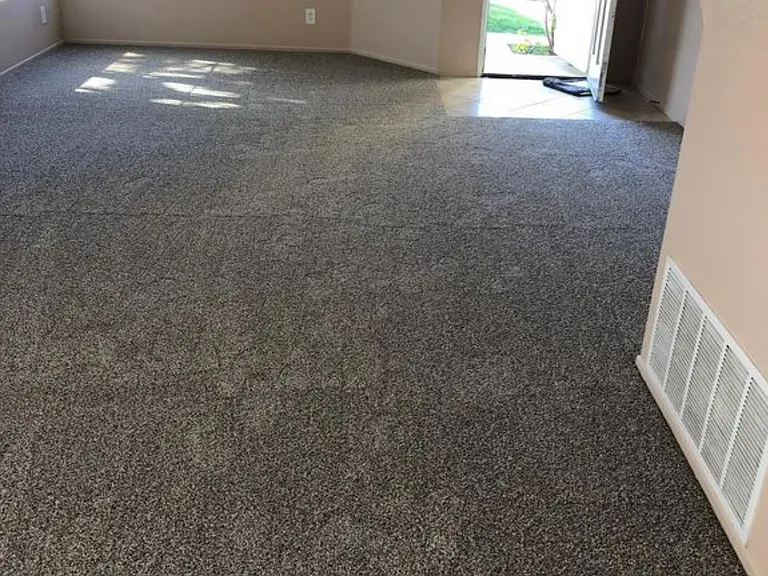 2104 Madiera Dr — Photo 2
