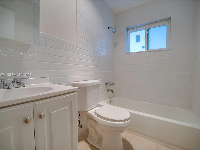 715 N 58th Ave #1 — Photo 14