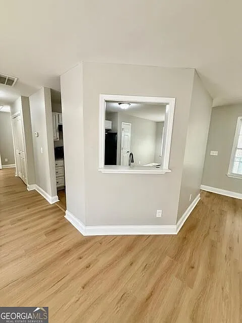 3 bed, 2.0 bath, 1462 sqft, $2,350 — Photo 4