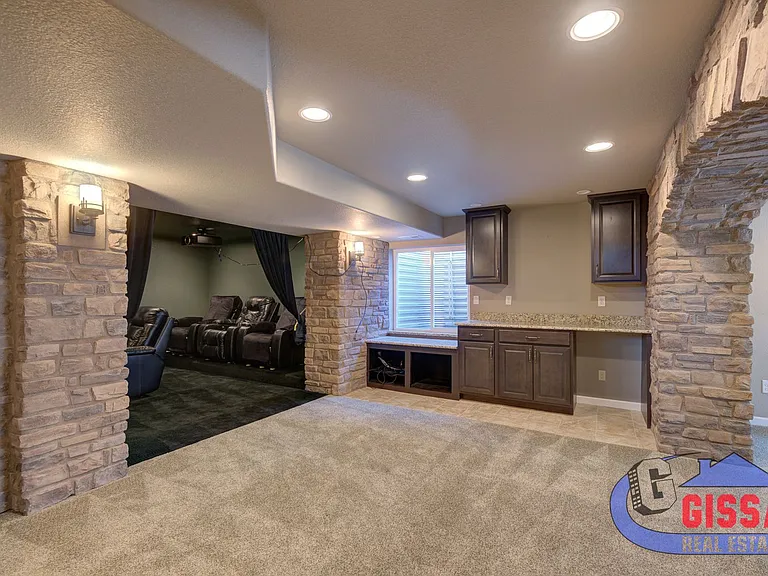 705 Witchhazel Ct — Photo 45