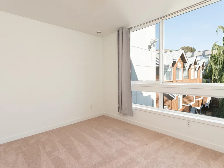 7433 4th Ave NE #1 — Photo 49