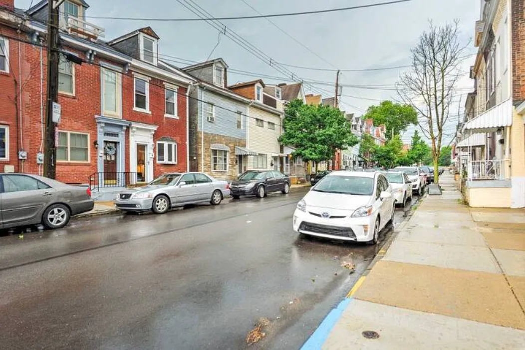 2 bed, $1,800 — Photo 1