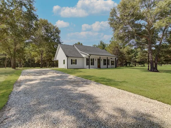 124 County Road 3015, Dayton, TX 77535