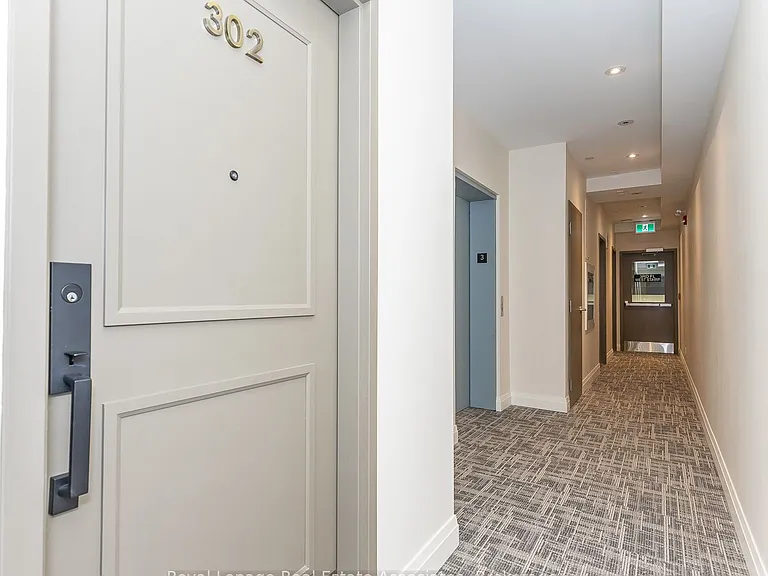 1000 Bathurst St #302 — Photo 2