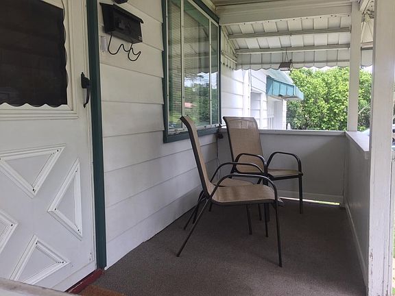 Enjoy a relaxing evening on the covered front porch - ahhhh!