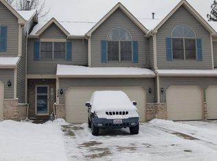 304 River Bluff Dr #3, Carpentersville, IL
