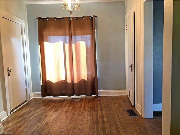 10X9 Dining Room