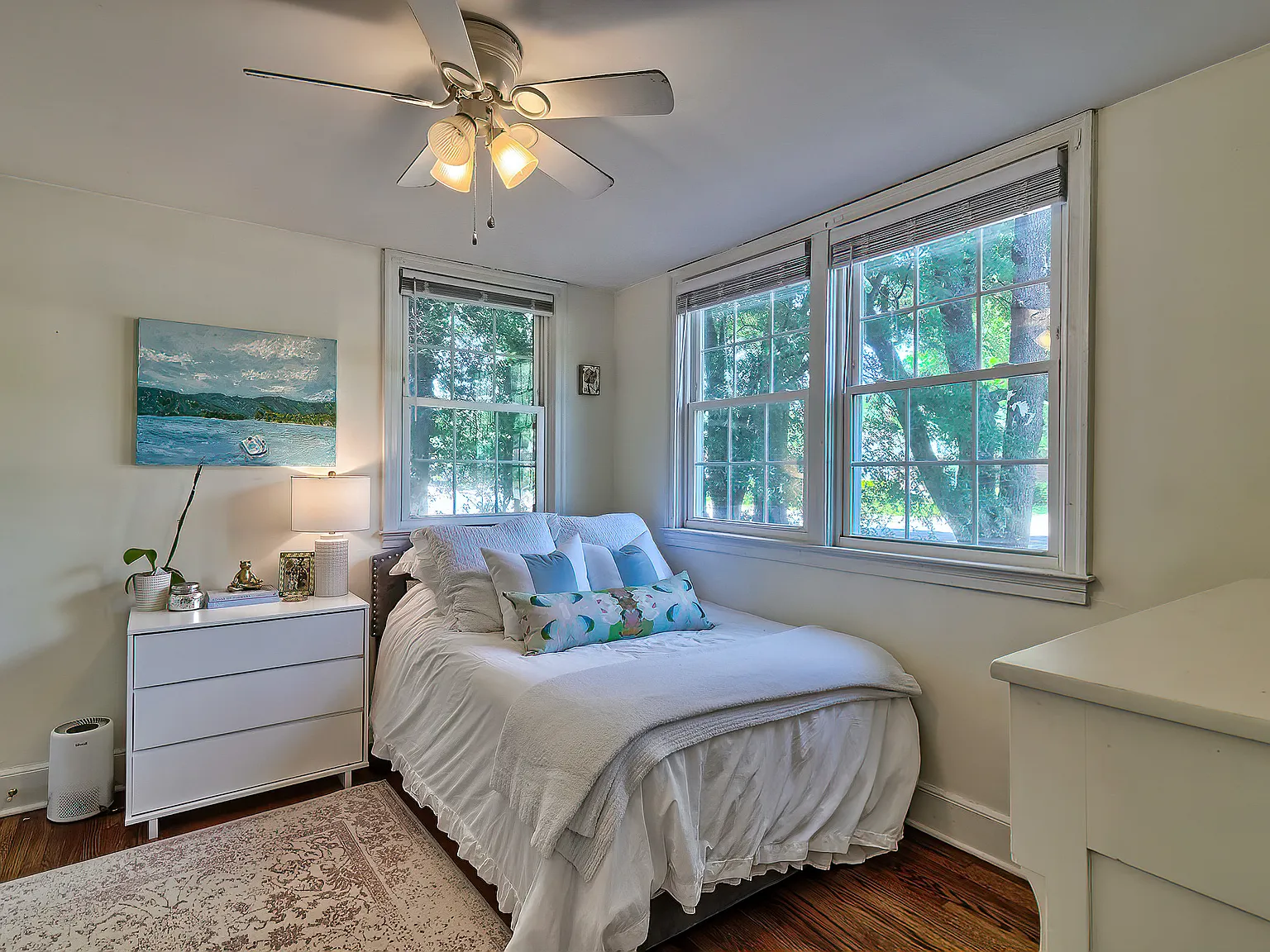332 S Harden Street — Photo 4