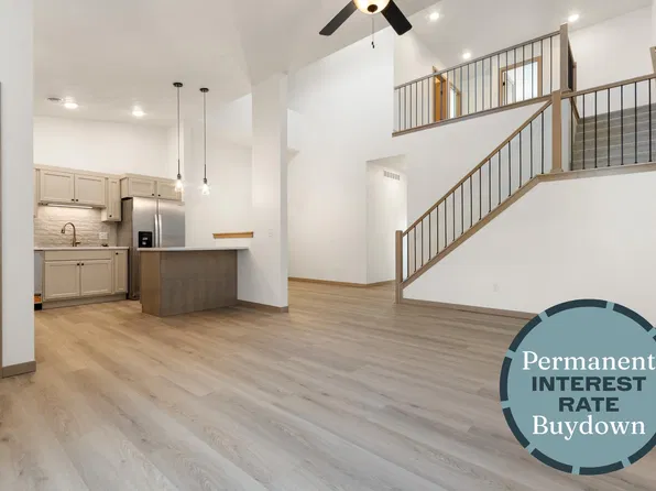 2405 E Jetty Pl, Sioux Falls, SD 57108