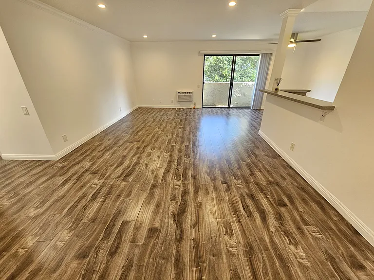 7523 Hollywood Blvd — Photo 12