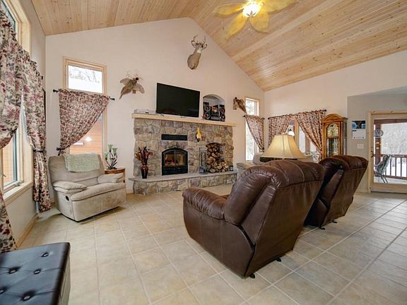 4th image of 9045 Maple Shores Dr