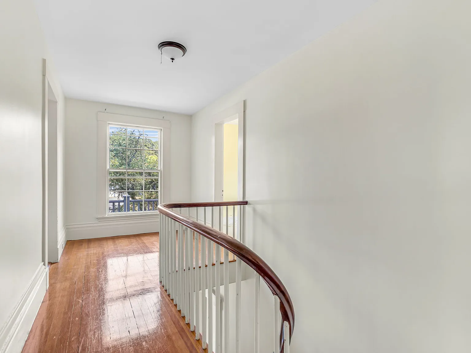 4 bed, 3683 sqft, $5,000 — Photo 2