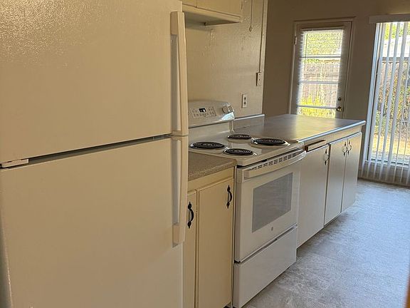3rd image of 1209 Colgate Dr