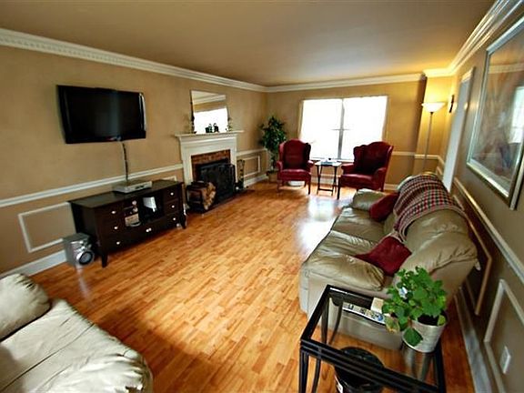 3rd image of 7529 Beldale Ave
