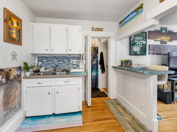 manchester-new-hampshire-95345332 picture