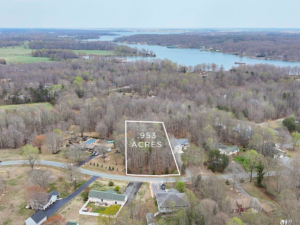 1st image of 2 Overton Dr