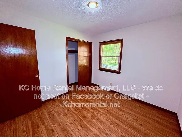 6012 Noland Rd — Photo 14