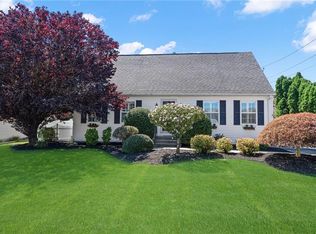 31 Briarcliffe Rd, Cranston, RI 02910