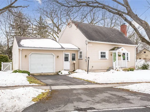 3204 Crescent Pkwy, Caledonia, NY 14423