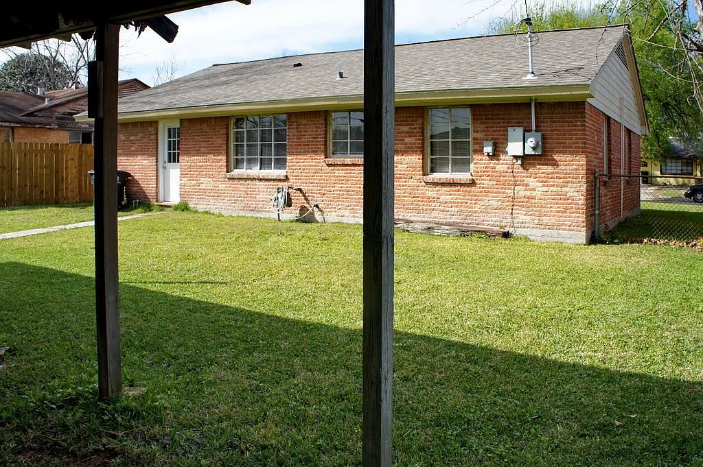 121 Red Ripple Rd, Houston, TX 77076 | Zillow