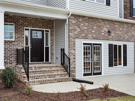 3rd image of 272 Creekmore Pl