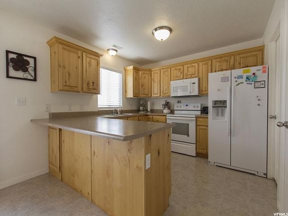 4th image of 1226 E Black Horse Dr
