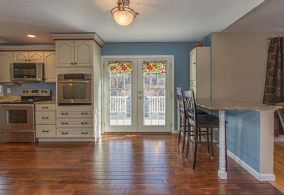 5th image of 30 Parsons Dr