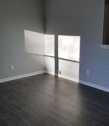 4th image of 3218 Bapaume Ave