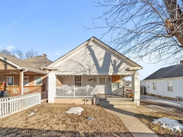 1733 Corrington Ave, Kansas City, MO 64126