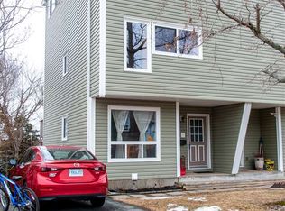 29 Regal Rd, Dartmouth, NS B2W4E9