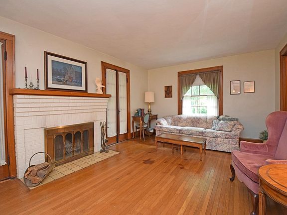 5th image of 3808 East St