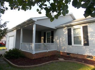 10127 Rockfish Rd, Raeford, NC 28376