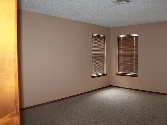 2nd image of 1120 Tall Oaks Dr