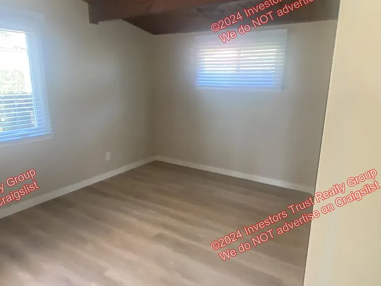 703 E Linfield St — Photo 18