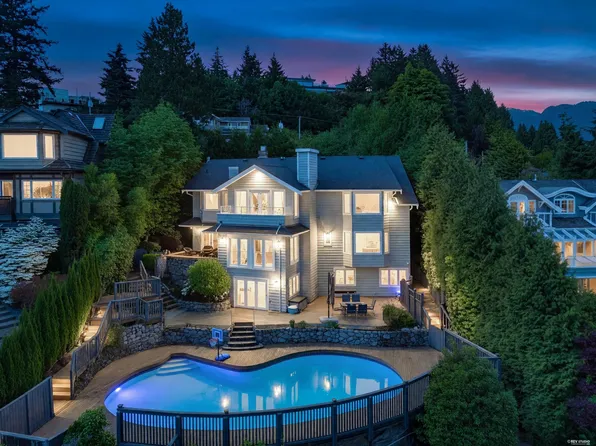 880 Younette Dr, West Vancouver, BC V7T 1S9