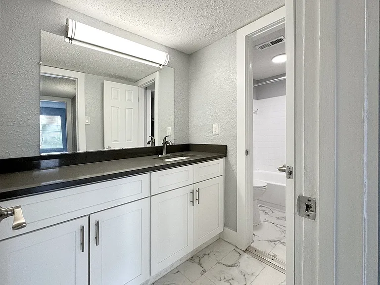 Ascot Place Apartments — Photo 39