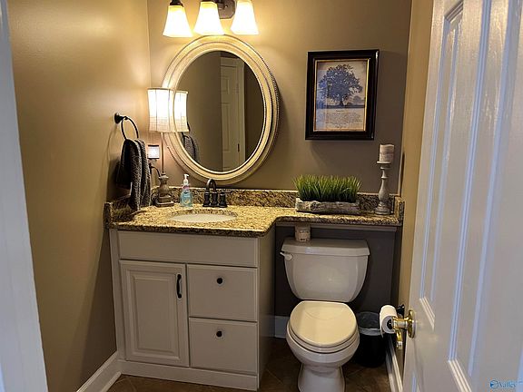 4th image of 3508 Shady Oaks Ct SW