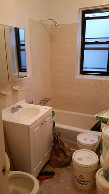 Rented by Max & Associates Realty Corp | media 14