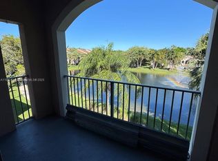 12124 Saint Andrews Pl APT 304, Hollywood, FL 33025