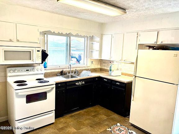 5th image of 2320 Donna Rd