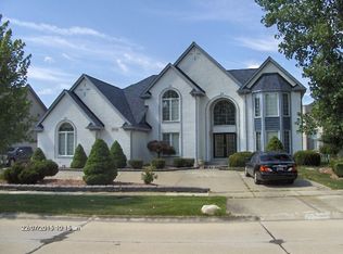 2684 Burningbush Dr, Sterling Heights, MI 48314