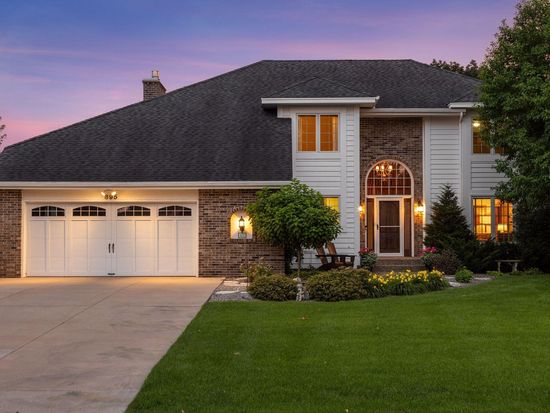 895 Mendakota Ct, Mendota Heights, MN 55120