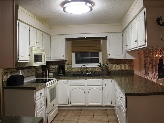 3rd image of 7956 Kellogg Creek Dr