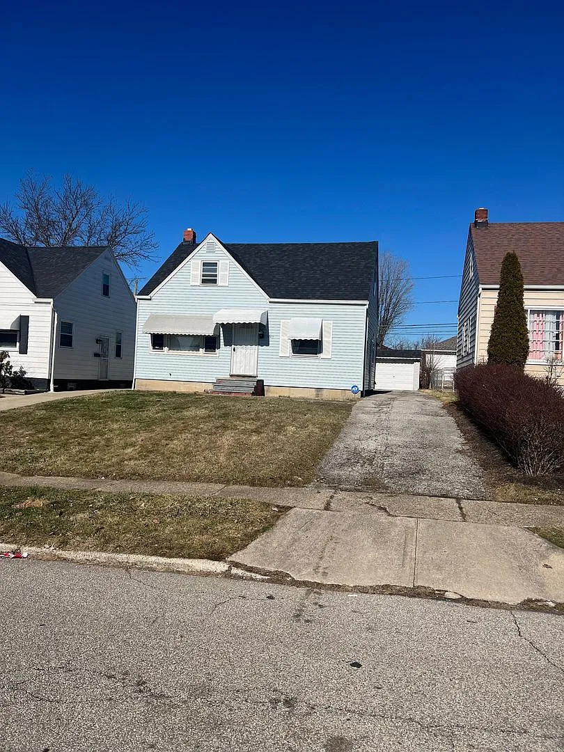 18911 Fairway Ave photo 1