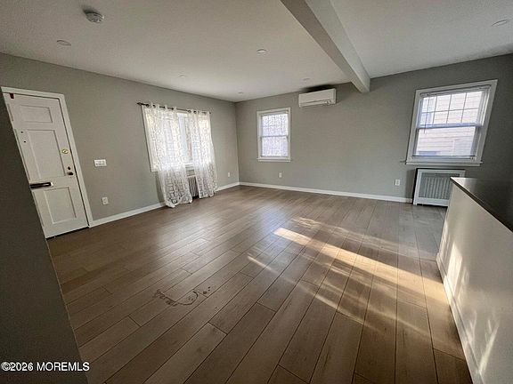 4th image of 96 Paterson Ave Floor 1