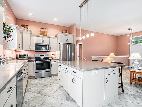 5th image of 1632 Sunnyfield Dr