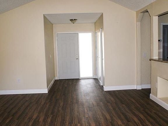 3rd image of 1013 Sunshine Way SW
