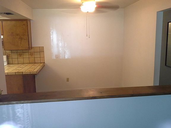 5th image of 3136 E Pine Ave